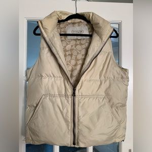 Coach Women’s Signature Down Feather Puffer Vest, cream/ivory/beige size Large